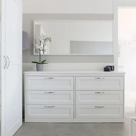 Apartment Plum Guide - Peace Branch